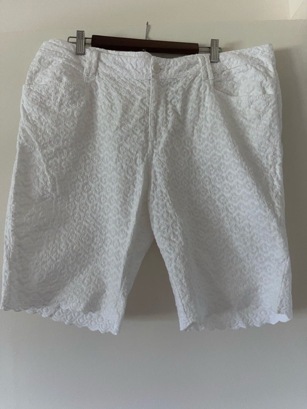 Caribbean Joe White Lace Bermuda Shorts